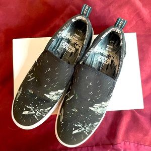 NWOT Star Wars Limited Edition Toms Travel Lite Slip-On, Women’s Size 7